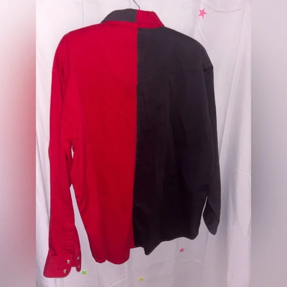 Vintage Wrangler Red and Black Southwest Button Down Size XL - Picture 7 of 7